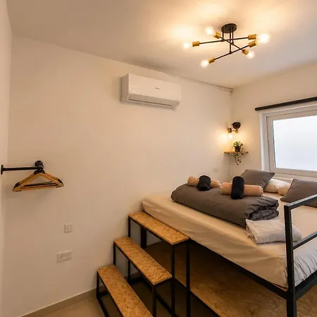 Hilltop With Sea View In Gozo * Nadur