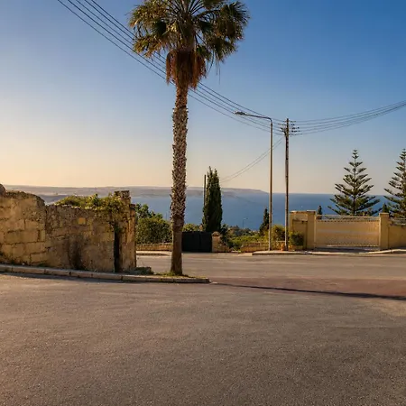Hilltop With Sea View In Gozo * Nadur